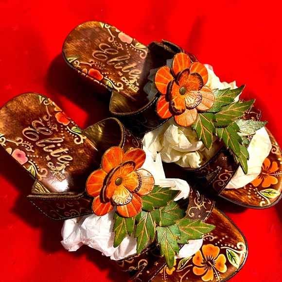 Elite Shelby, size 8, excellent condition, adjustable strap. - Picture 3 of 11